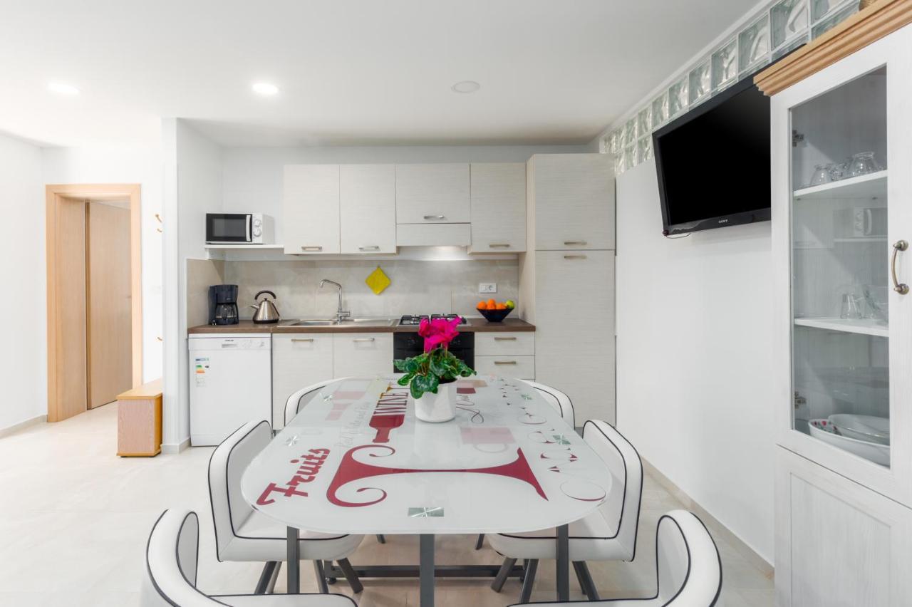 Alex Deluxe Apartments On Beach Porec Luaran gambar
