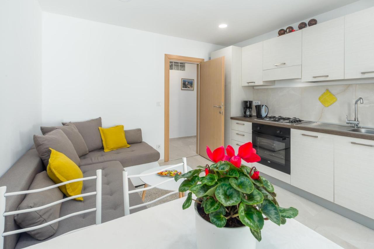 Alex Deluxe Apartments On Beach Porec Luaran gambar