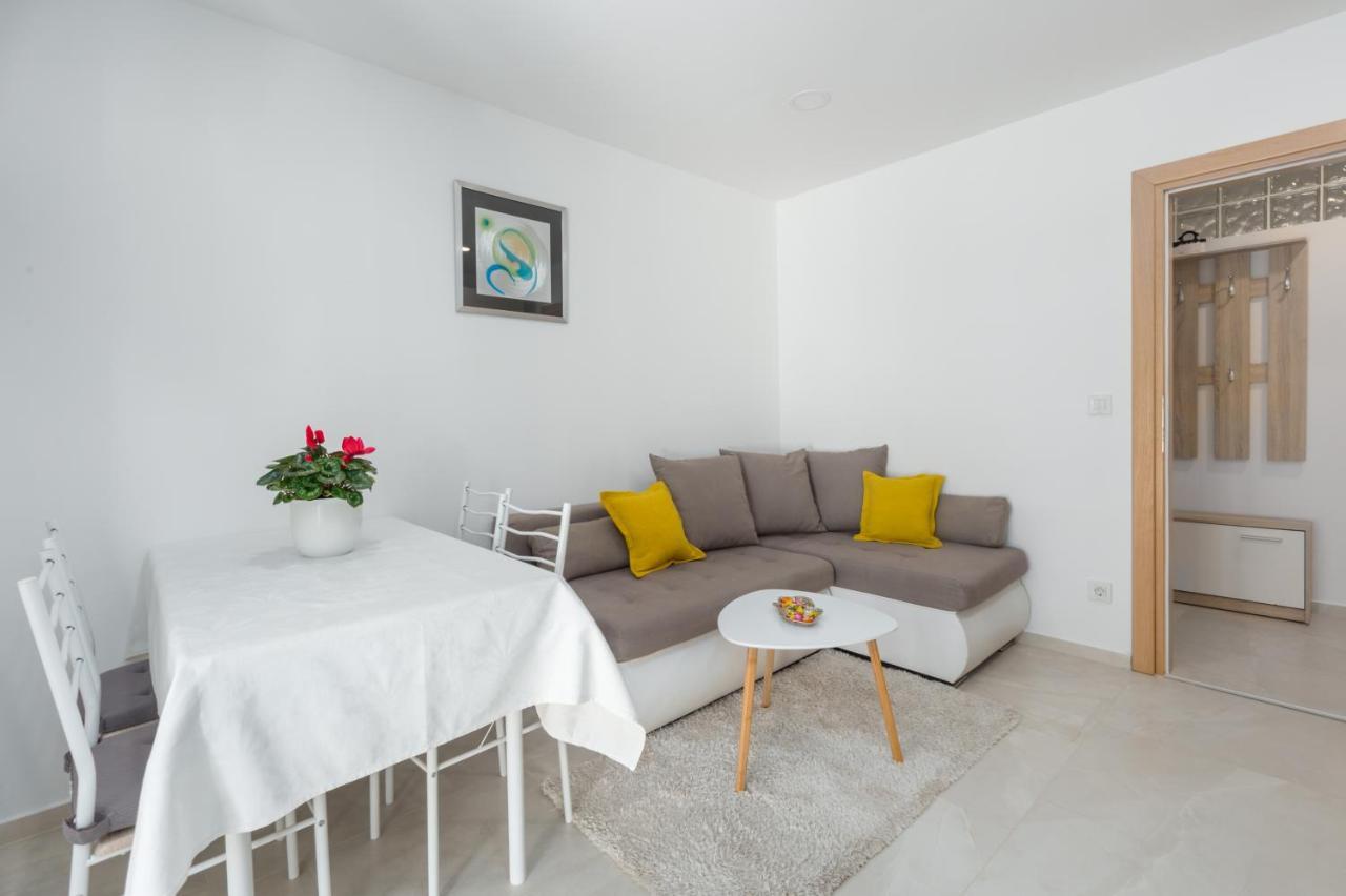 Alex Deluxe Apartments On Beach Porec Luaran gambar