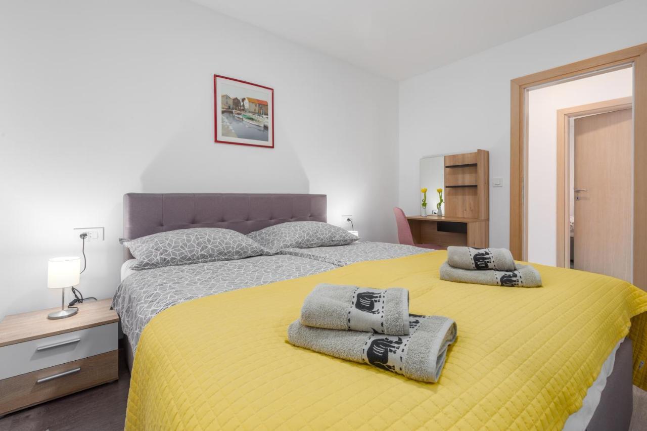 Alex Deluxe Apartments On Beach Porec Luaran gambar