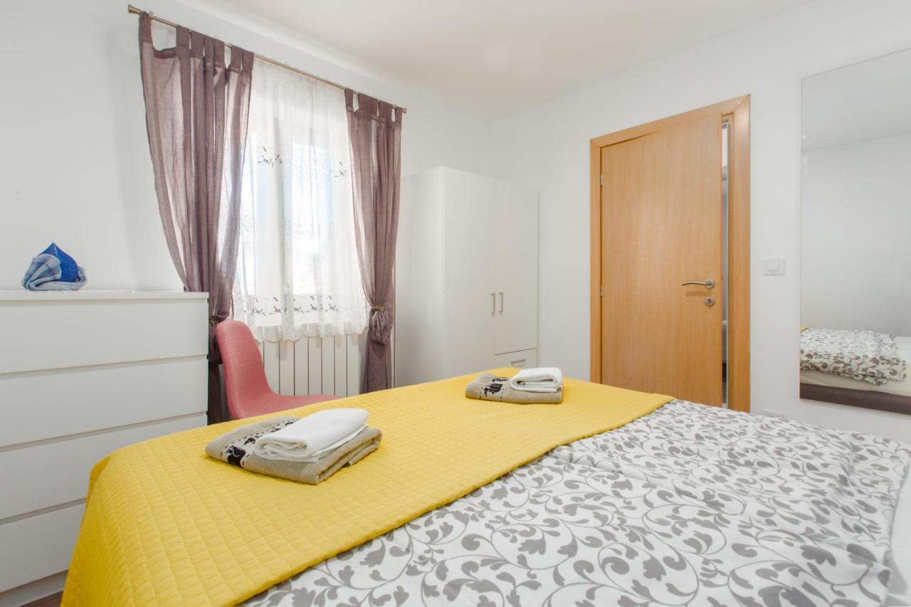 Alex Deluxe Apartments On Beach Porec Luaran gambar